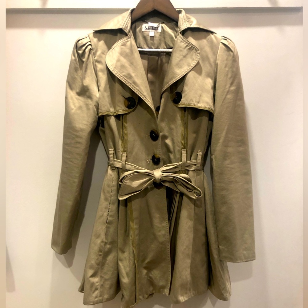 Lady Dutch trench coat